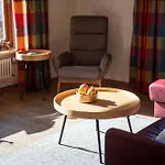 Blattner Apartment *